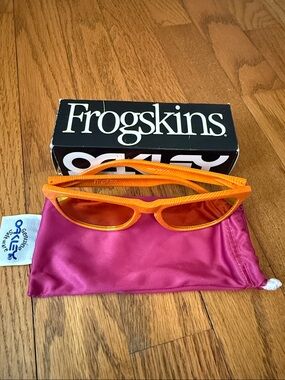 OAKLEY Frogskins Sunglasses Atomic Orange
